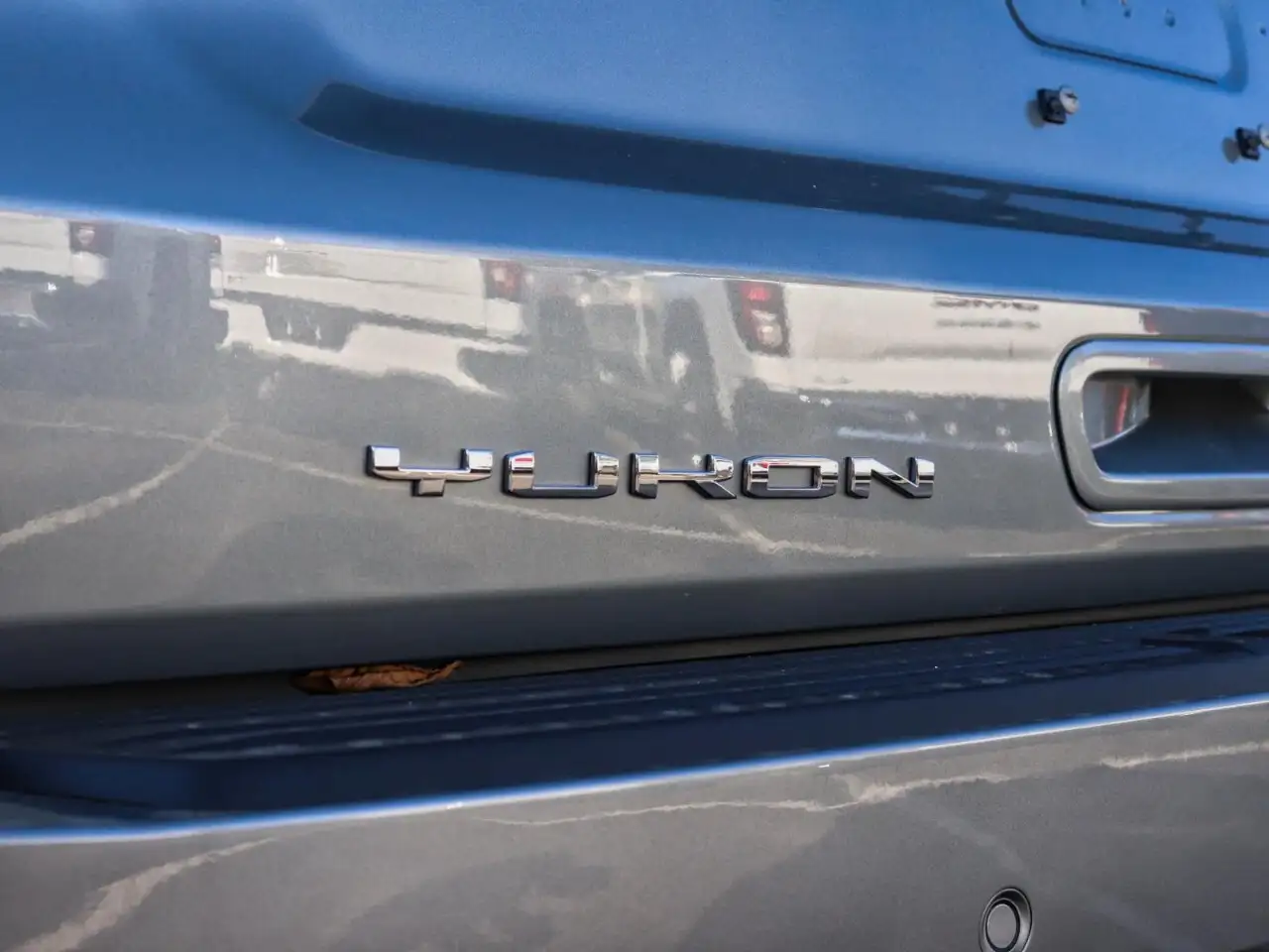 GMC Yukon снимка GMC Yukon