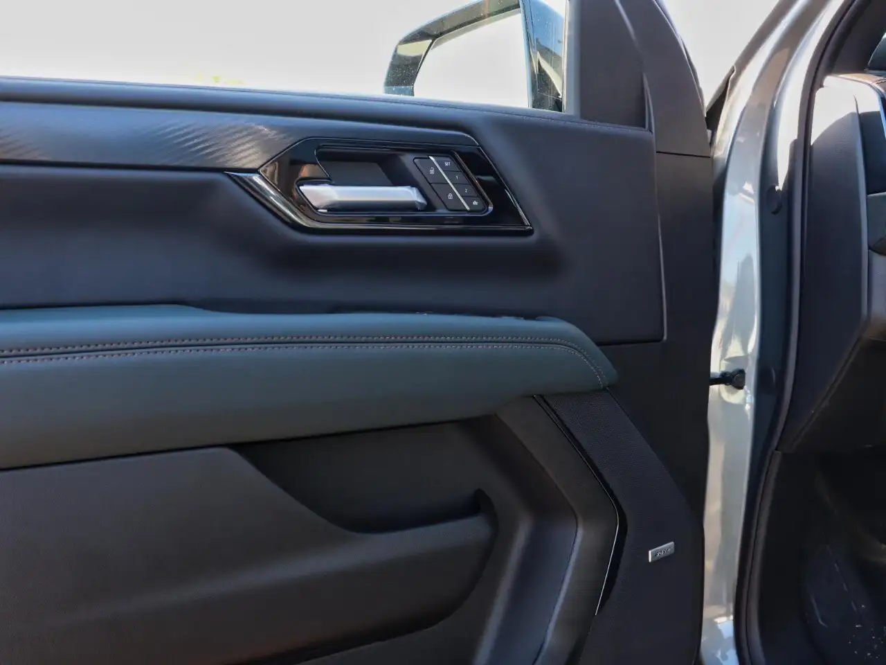 GMC Yukon снимка GMC Yukon