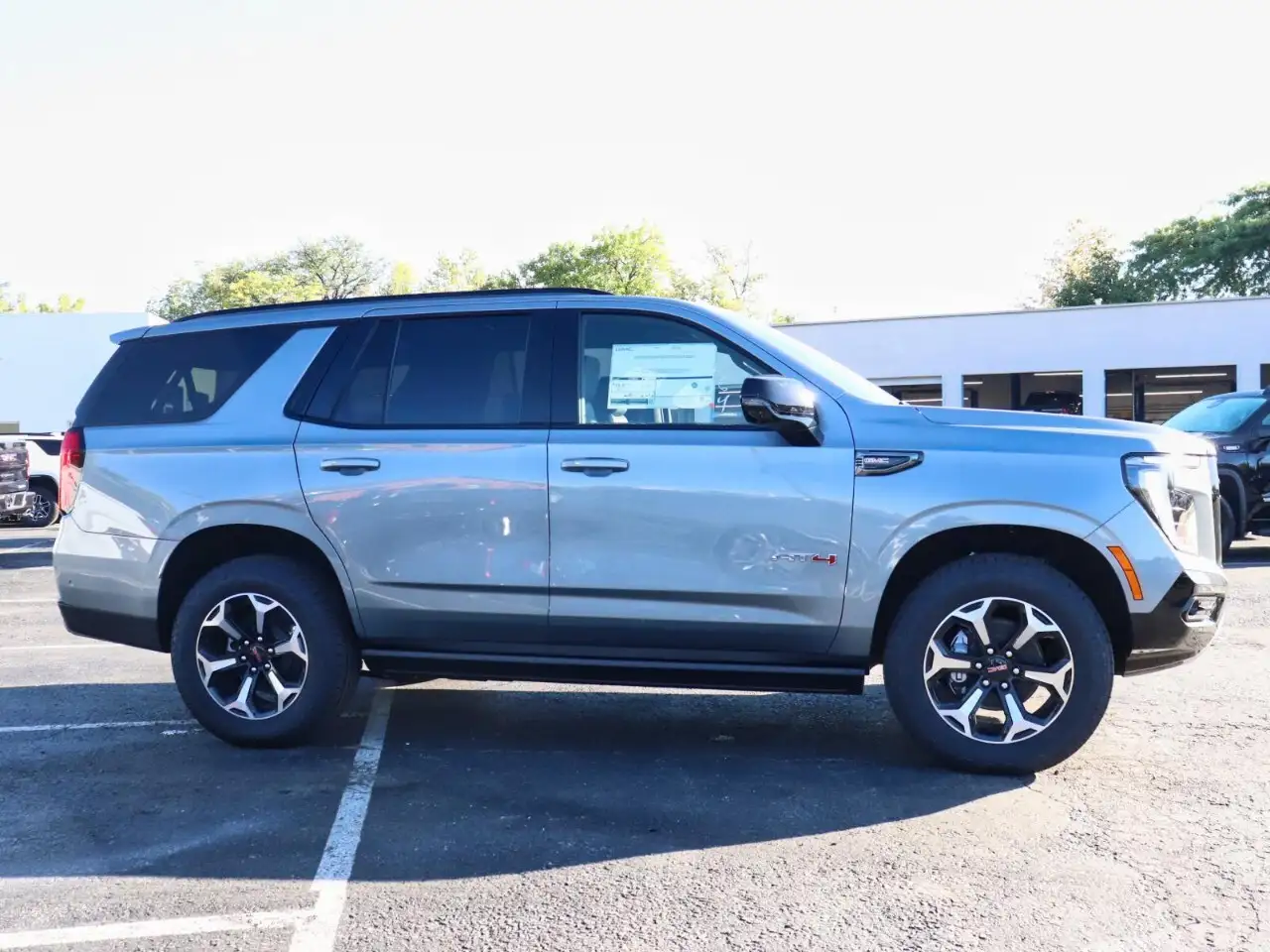 GMC Yukon снимка GMC Yukon