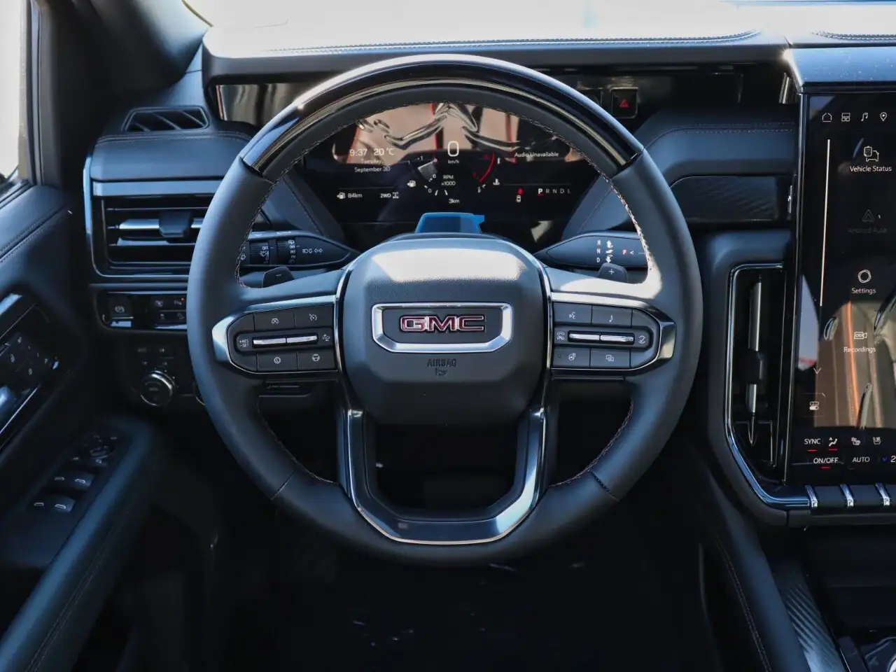 GMC Yukon снимка GMC Yukon