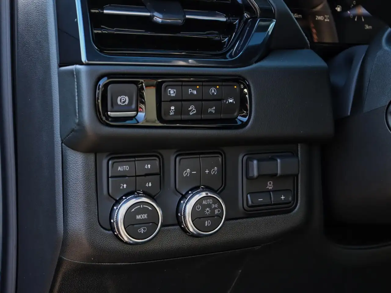 GMC Yukon снимка GMC Yukon