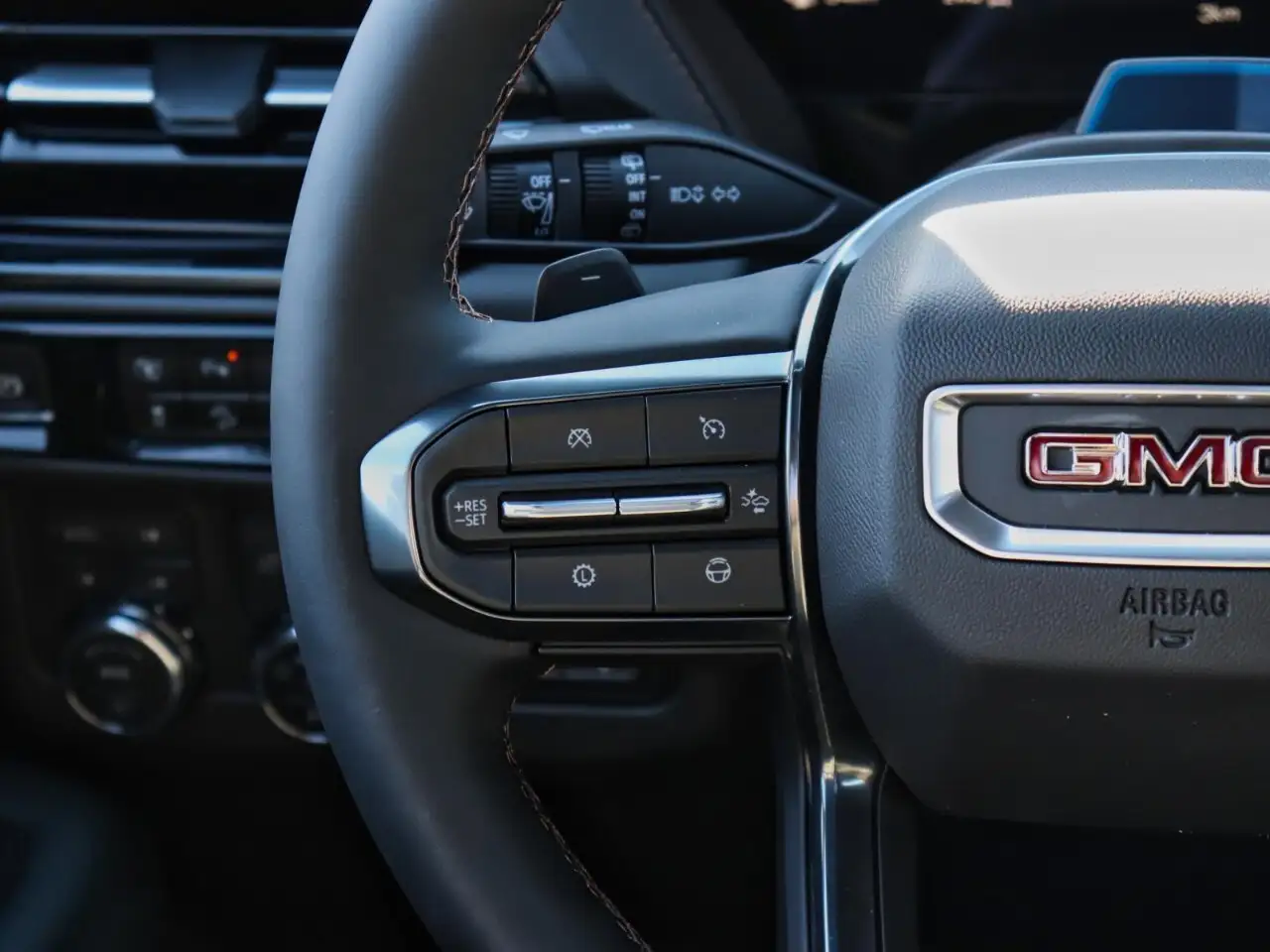 GMC Yukon снимка GMC Yukon