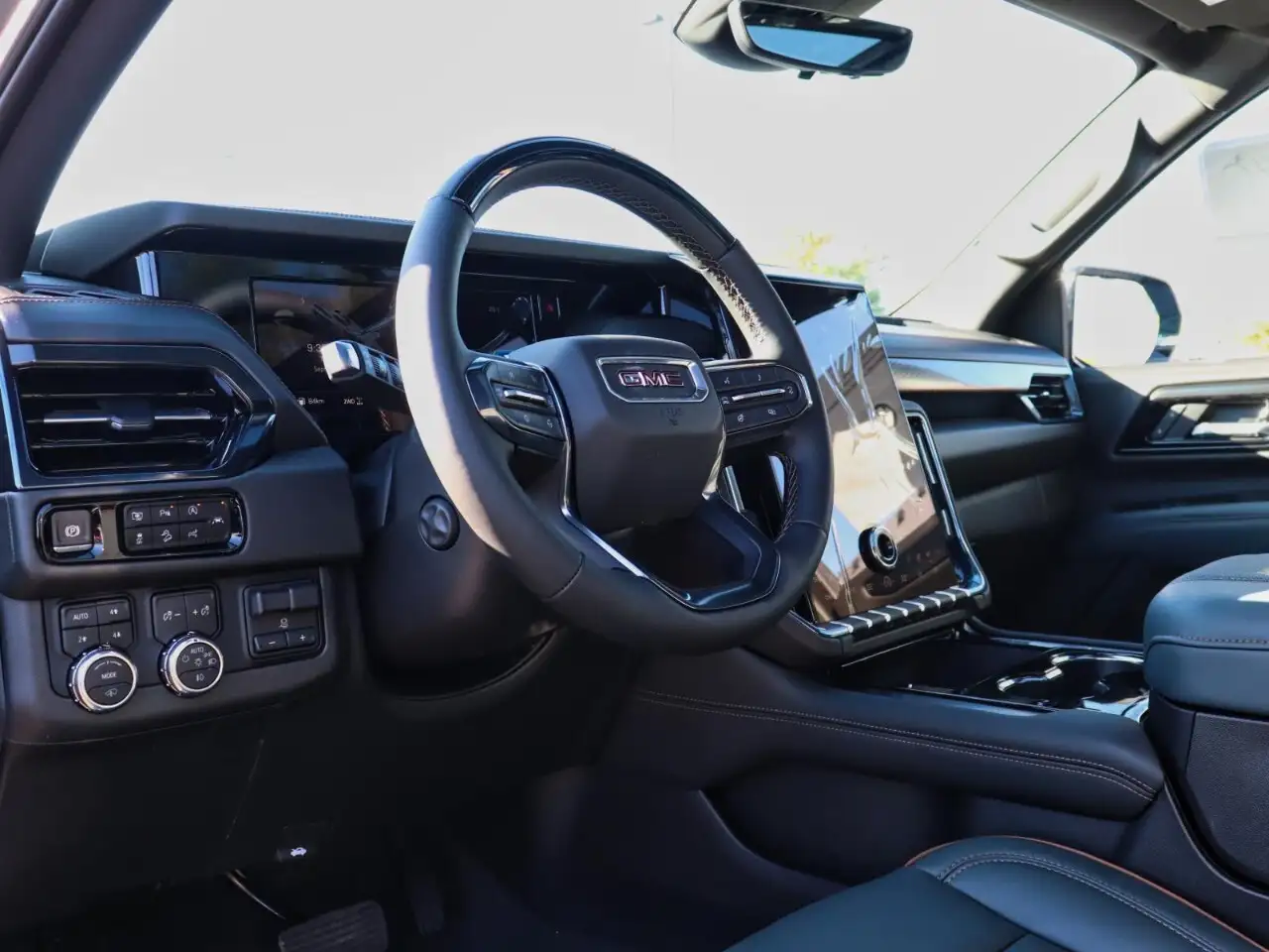 GMC Yukon снимка GMC Yukon