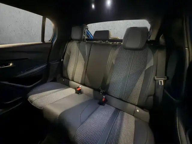 Peugeot 208 view 8