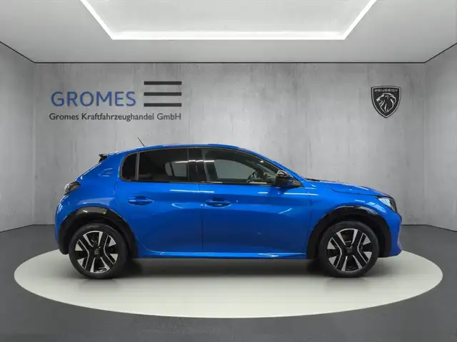 Peugeot 208 view 2