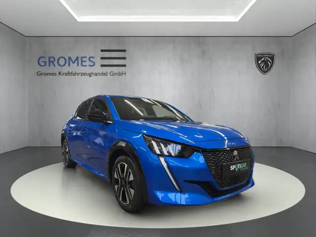 Peugeot 208 main image