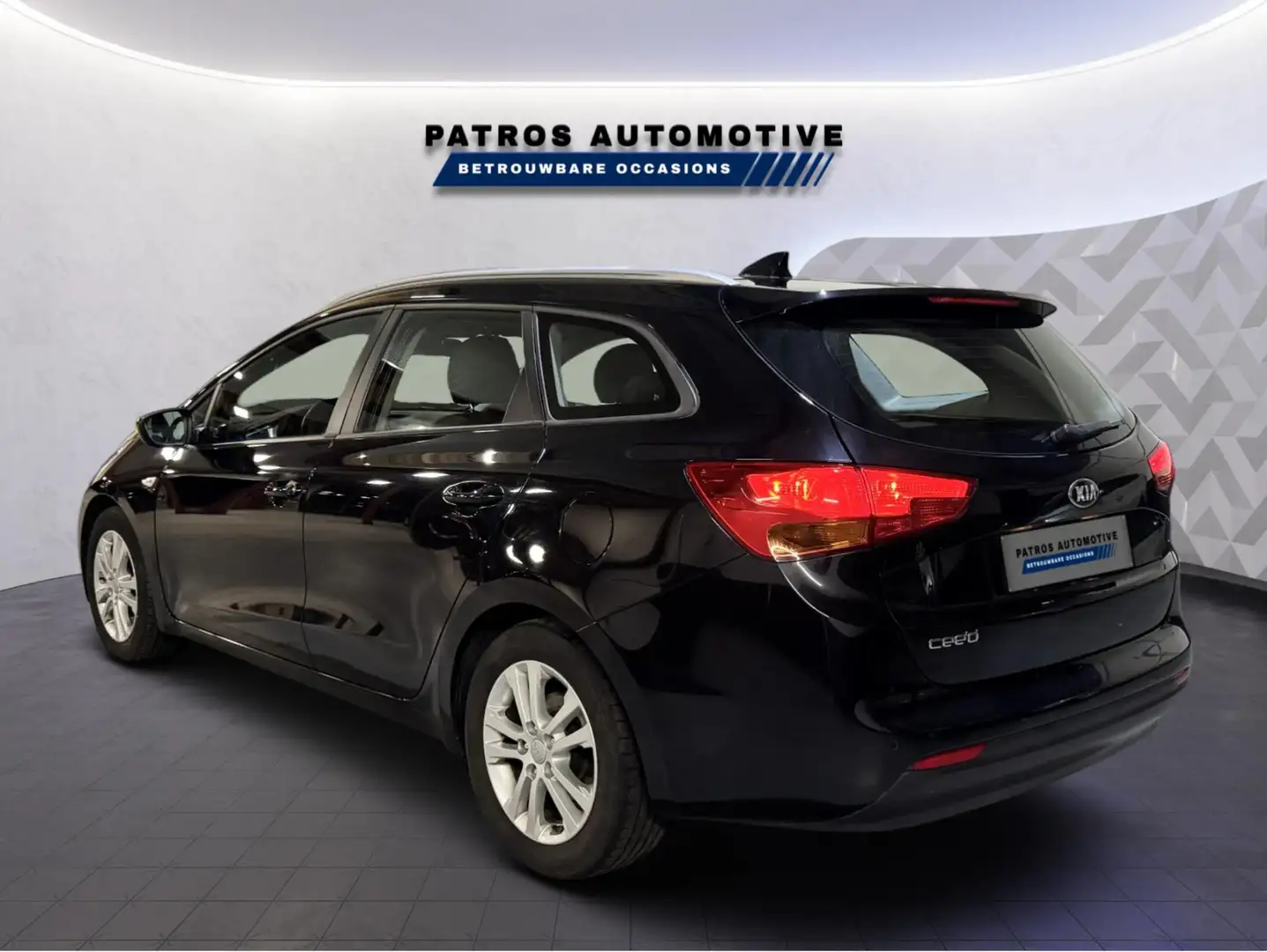 Kia Ceed SW / cee'd SW Kia Ceed Sportswagon 1.4 T-GDi DynamicLine | Navig Zwart - 2