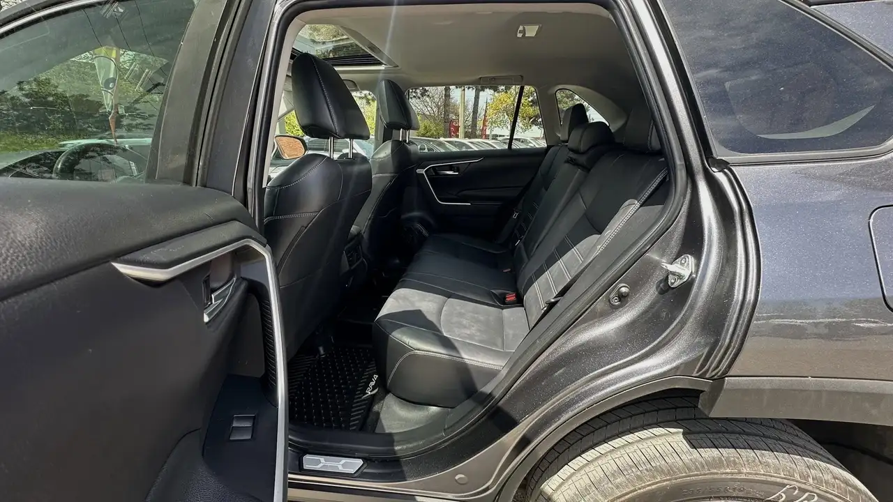 Toyota RAV 4 снимка Toyota RAV 4