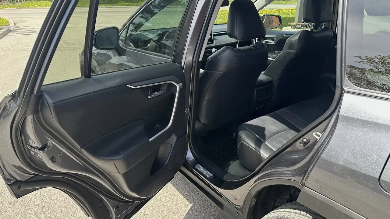 Toyota RAV 4 снимка Toyota RAV 4