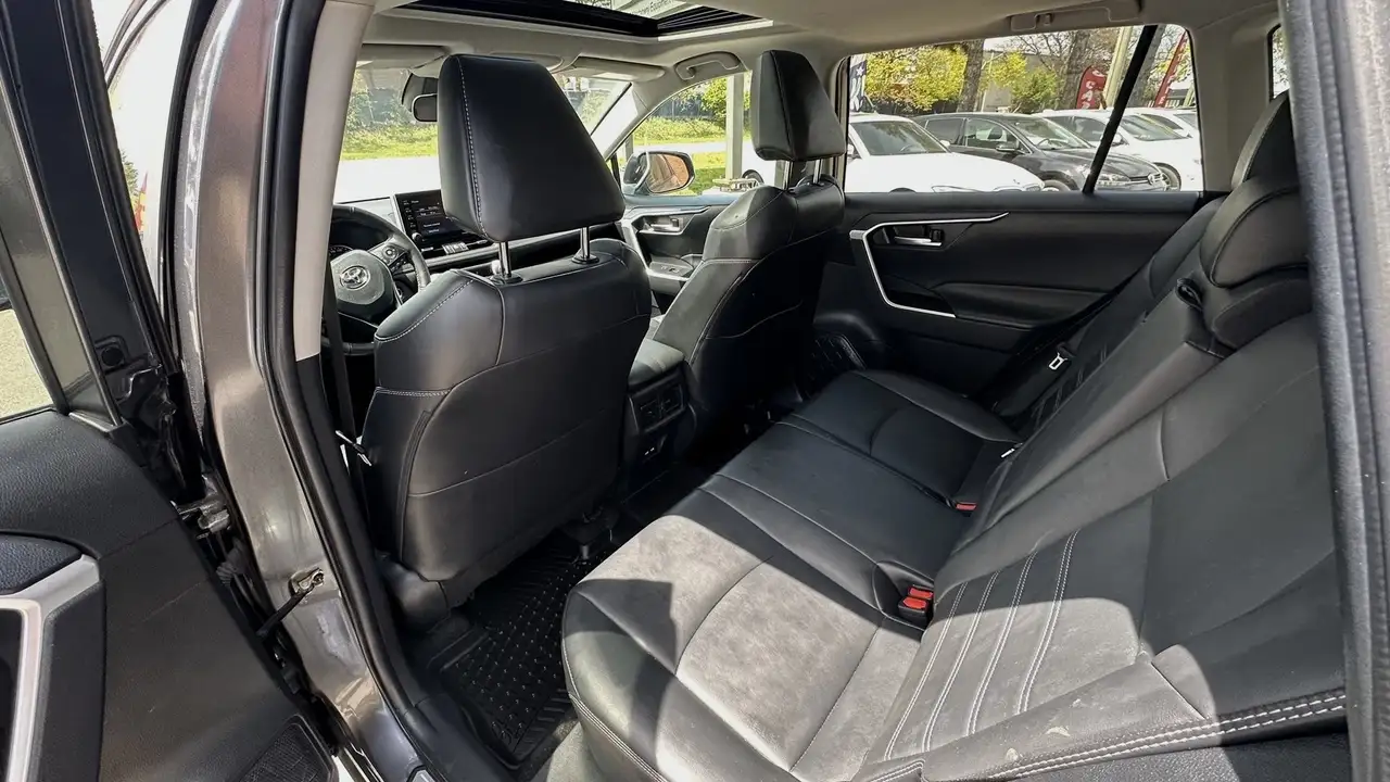 Toyota RAV 4 снимка Toyota RAV 4