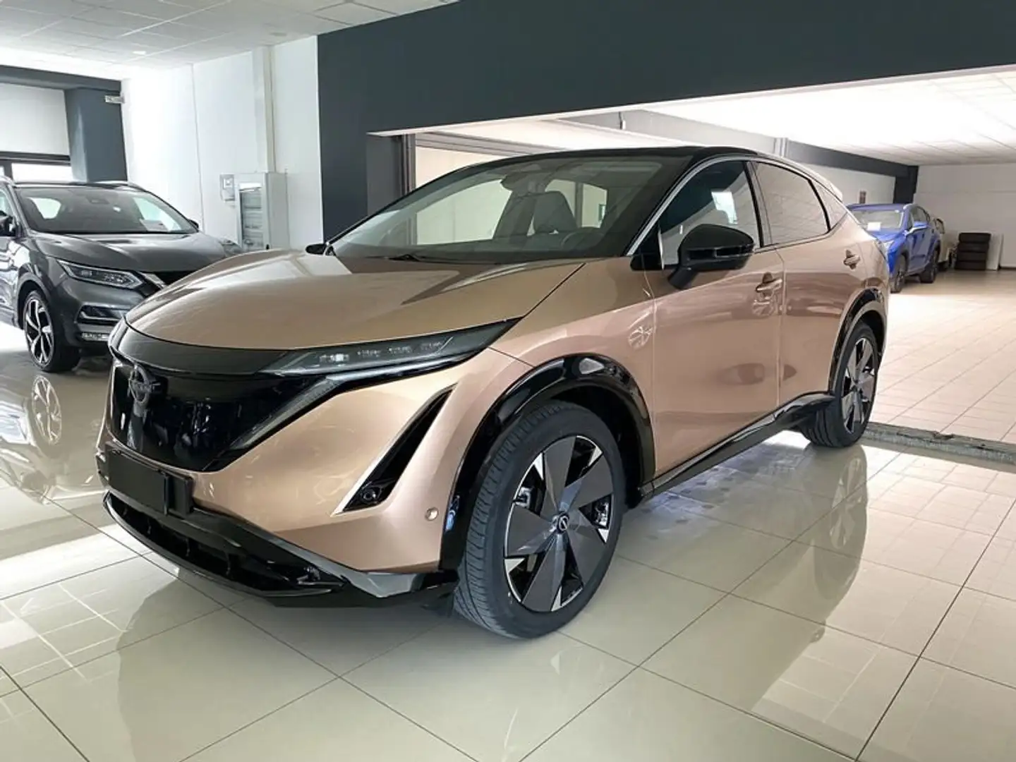 Nissan Ariya 87kWh Evolve Bronze - 1