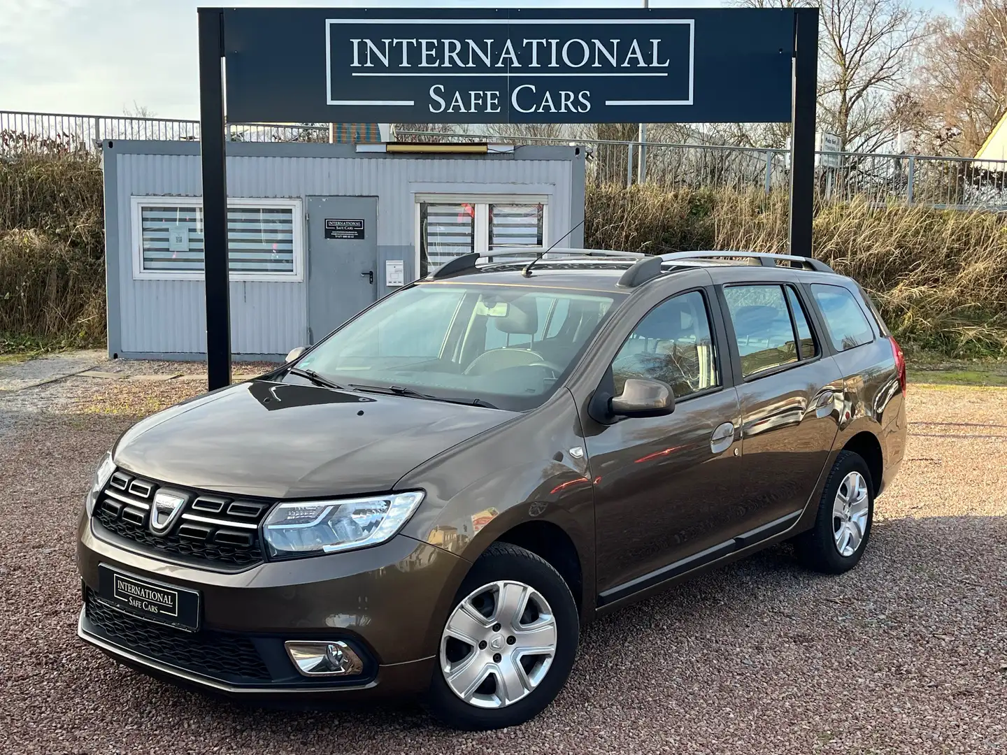 Dacia Logan 1.Hand / Benzin&LPG / 8 Fach / AHK / PDC /Tempomat Braun - 1