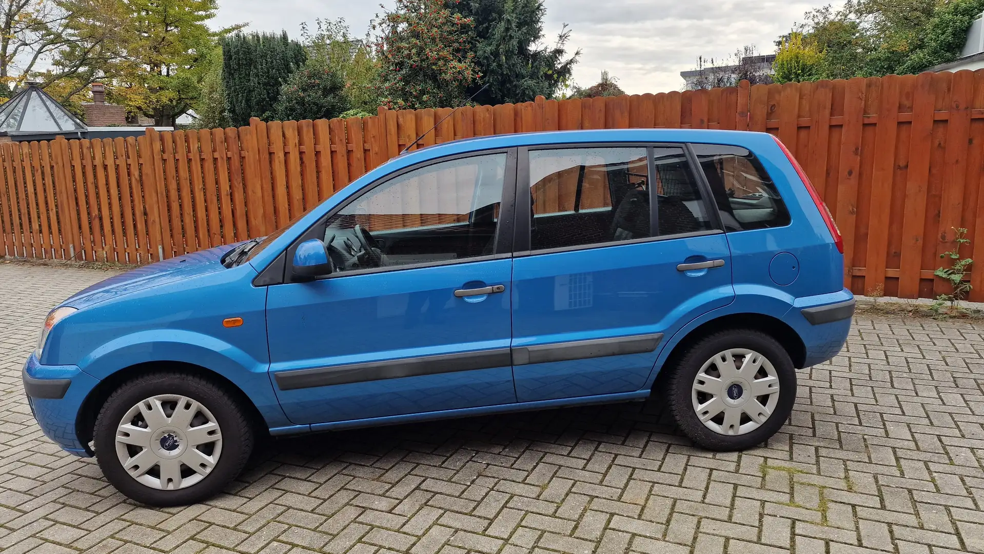 Ford Fusion Ambiente Blau - 2