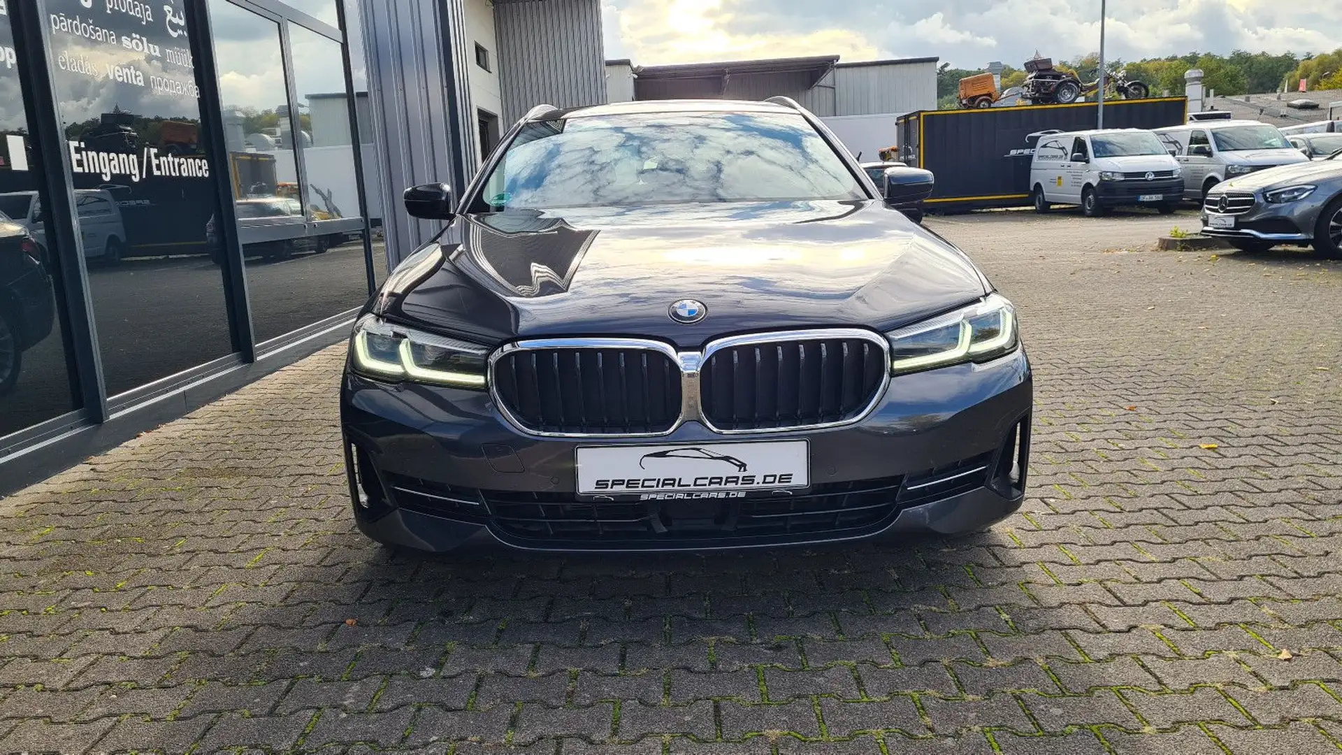 BMW 530 e Touring - DriAssPro - PANO - CAM - LED - Grau - 2