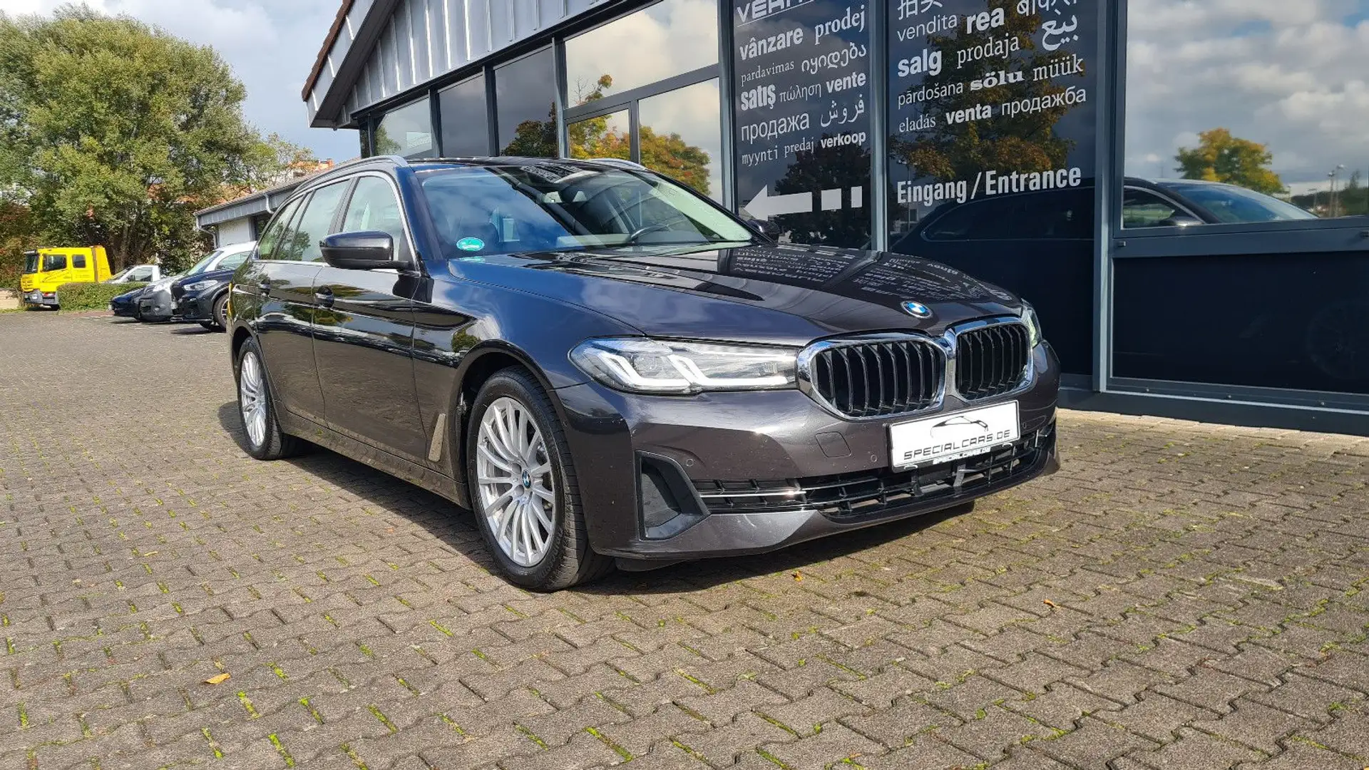 BMW 530 e Touring - DriAssPro - PANO - CAM - LED - Grau - 1