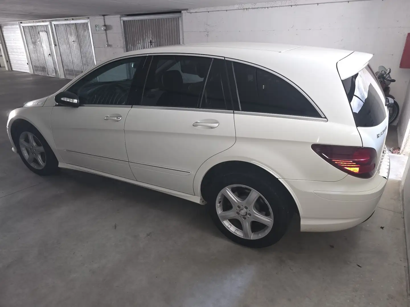 Mercedes-Benz R 320 CDI L 4Matic 7G-TRONIC DPF Alb - 1