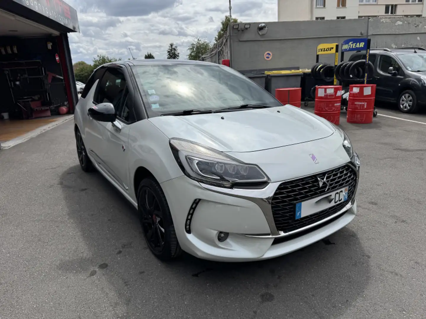 DS Automobiles DS 3 PURETECH 110CH PERFORMANCE LINE S\u0026S ETA6 BOIT Blanc - 2