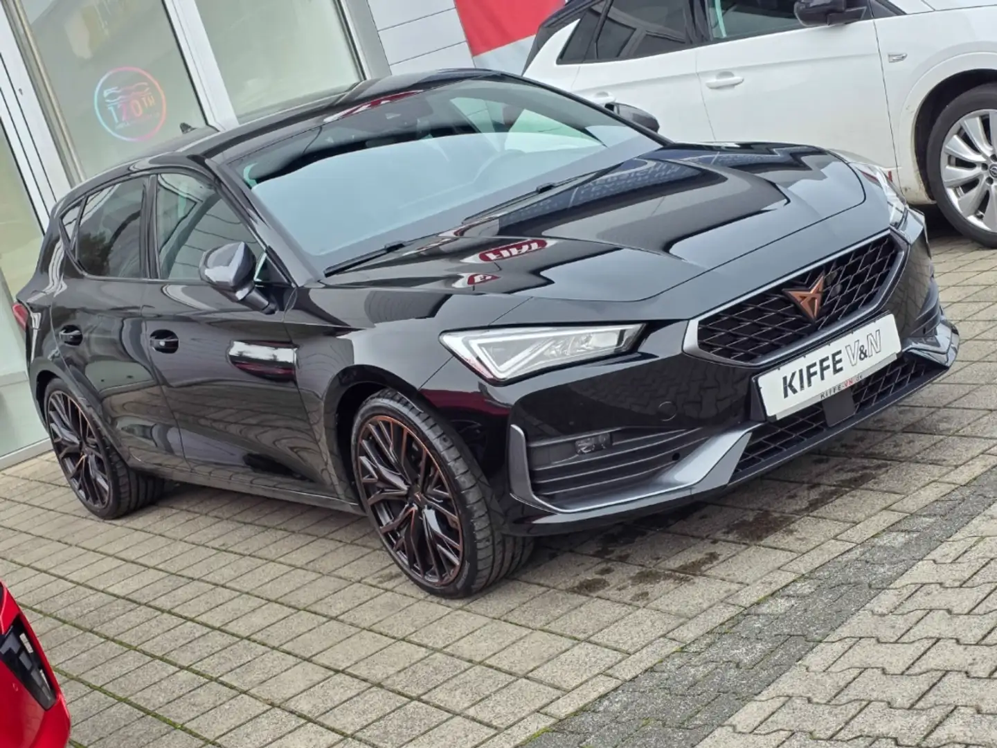 CUPRA Leon VZ e-Hybrid 180kW Full Link SHz ACC/PCC Schwarz - 2