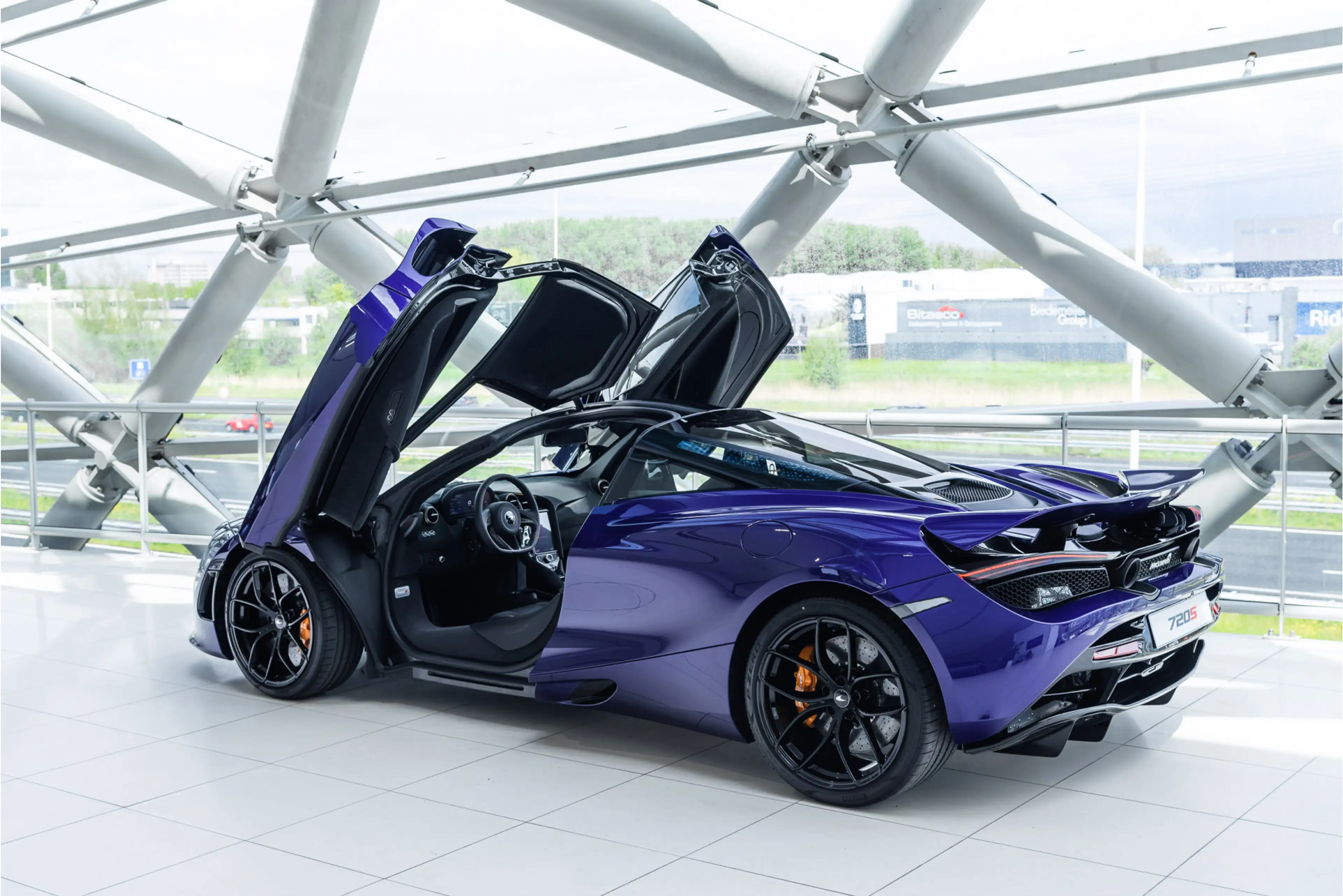 McLaren 720S 4.0 V8 Performance | Lantana Purple | MSO Black Pa — photo 13