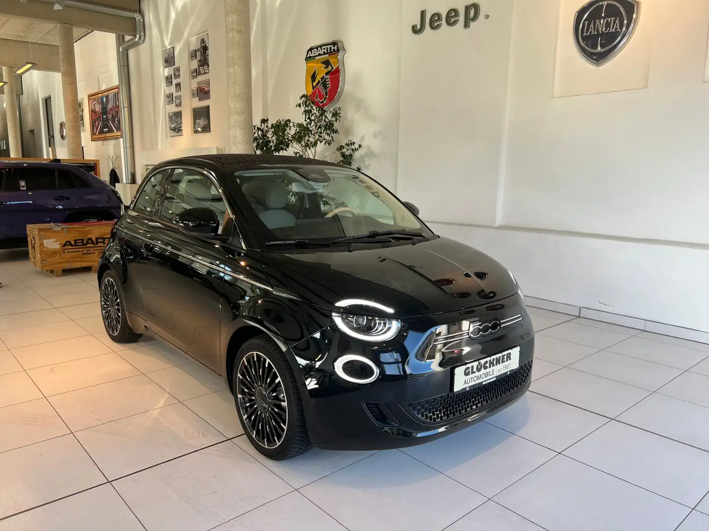 Fiat 500e Cabrio la Prima by Bocelli Noir - 2