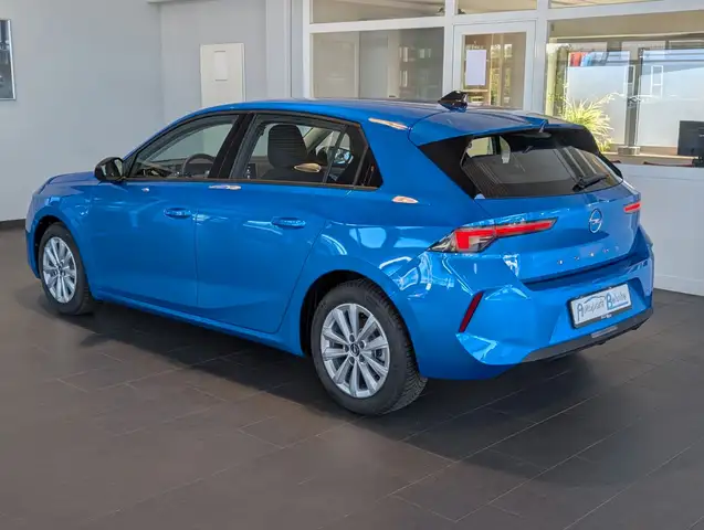 Opel Astra view 9