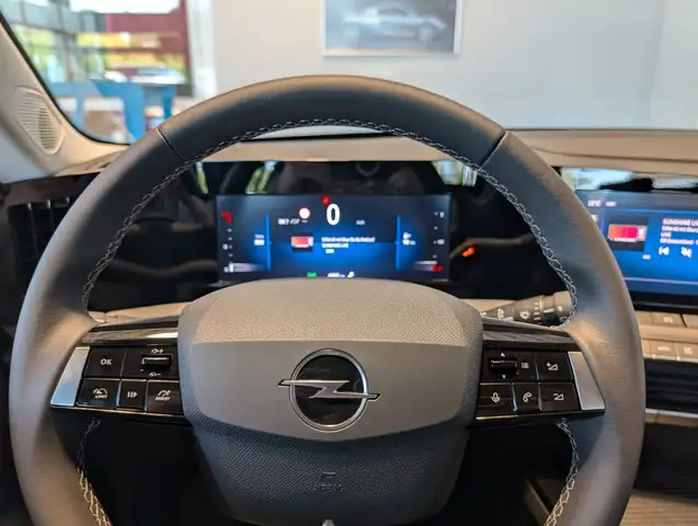 Opel Astra view 13