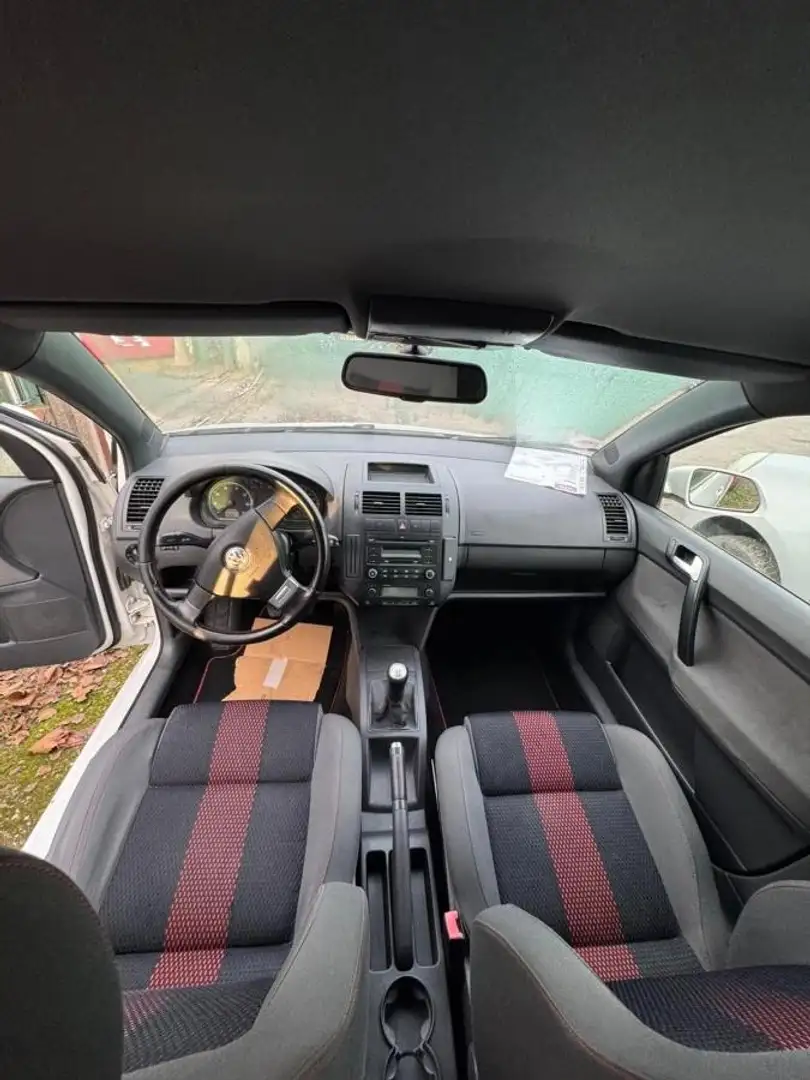 Volkswagen Polo - 2