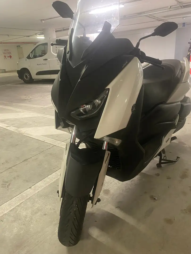 Yamaha X-Max 300 Bianco - 1