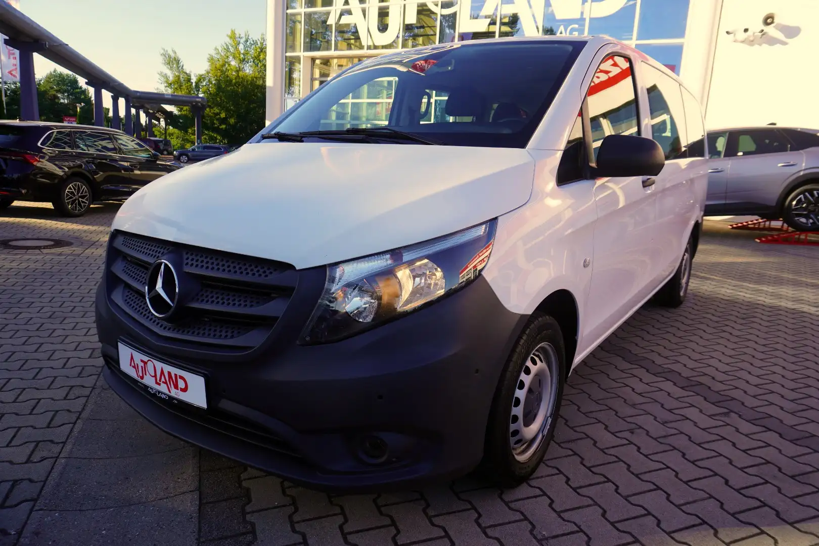 Mercedes-Benz Vito Tourer lang Sitzheizung Tempomat 8-Sitzer Blanc - 2