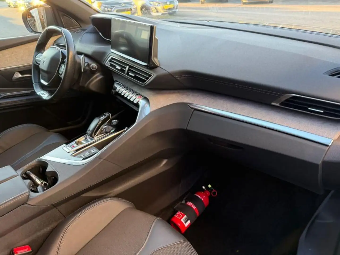 Peugeot 3008 GT / Black Pack / EAT8 Blau - 2