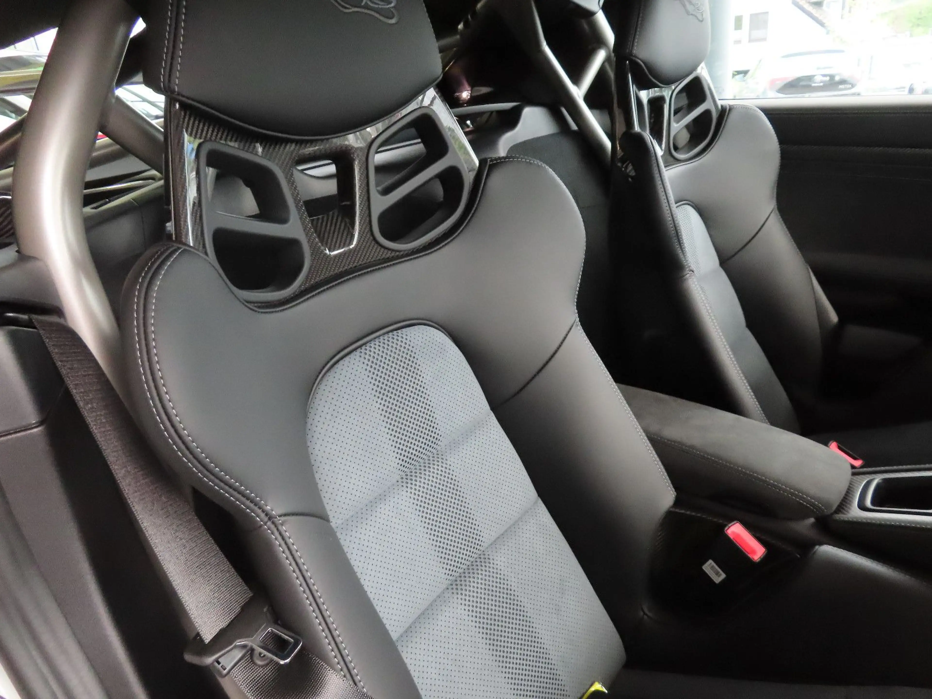 Porsche Cayman 718 Cayman GT4 RS WEISSACH CLUBSPORT 4,99% — photo 12