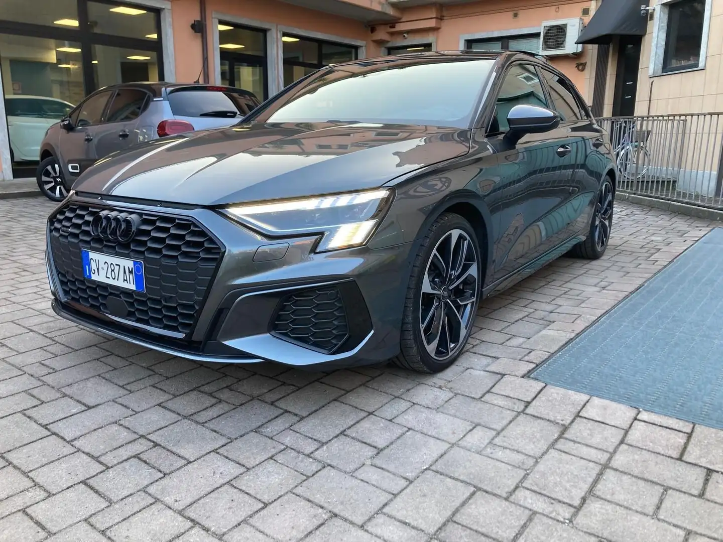 Audi A3 A3 IV 2023 Sportback 40 2.0 tdi S line edition Gris - 2