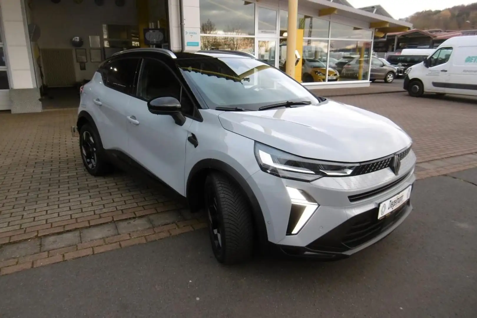 Renault Captur TCe 160EDC Techno+Winter+NavPaket+GJR+RFK Grau - 2