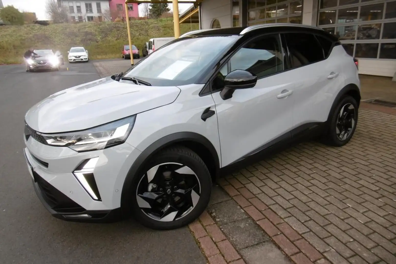 Renault Captur TCe 160EDC Techno+Winter+NavPaket+GJR+RFK Grau - 1