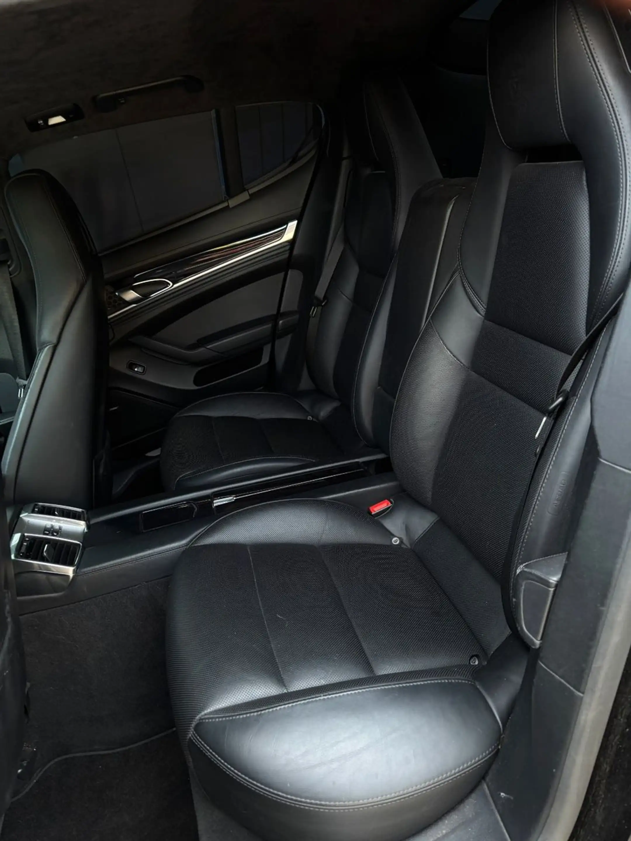 Porsche Panamera Turbo — photo 15