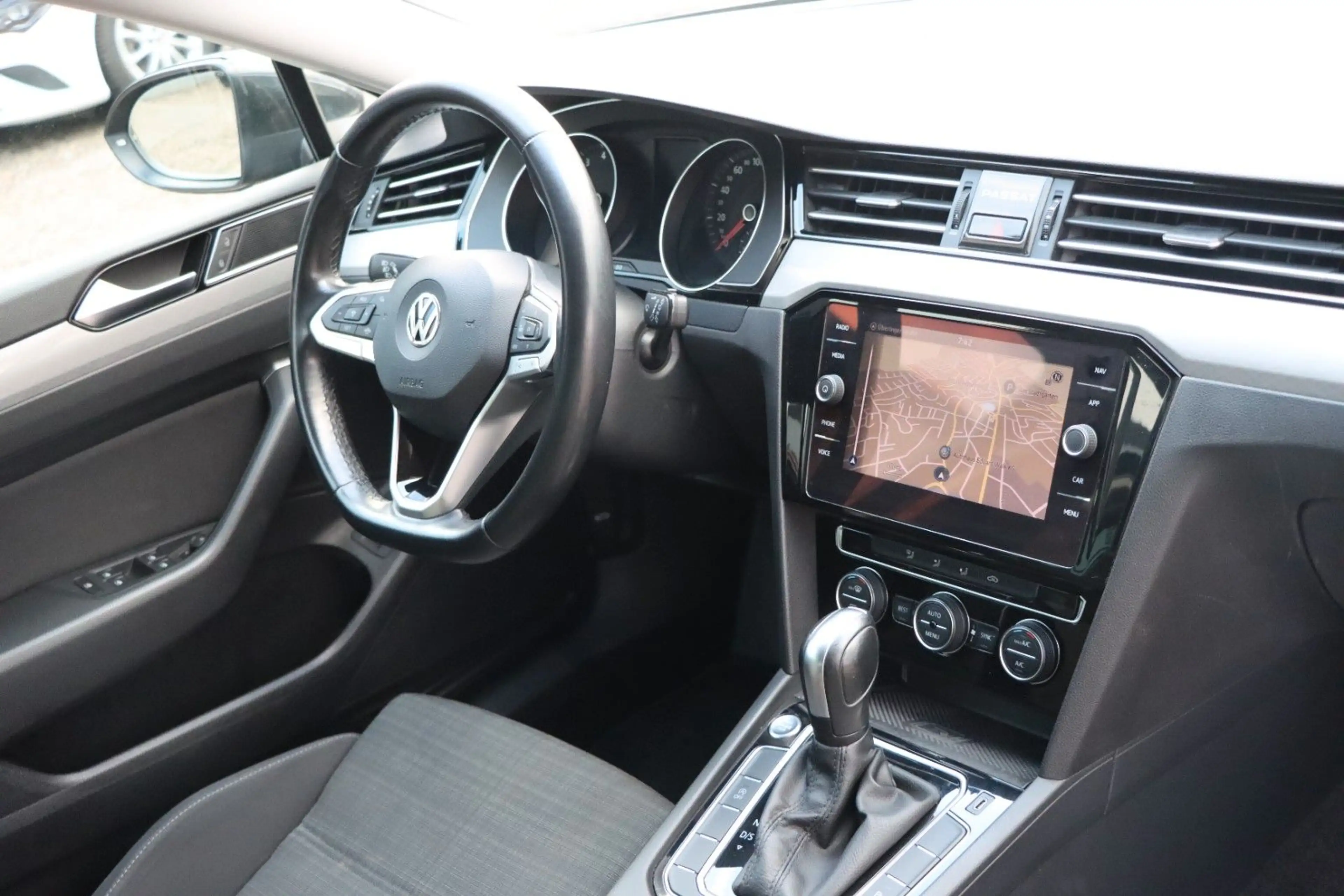 Volkswagen Passat Variant Business l NAVI l LED l 2.HAND l — photo 7