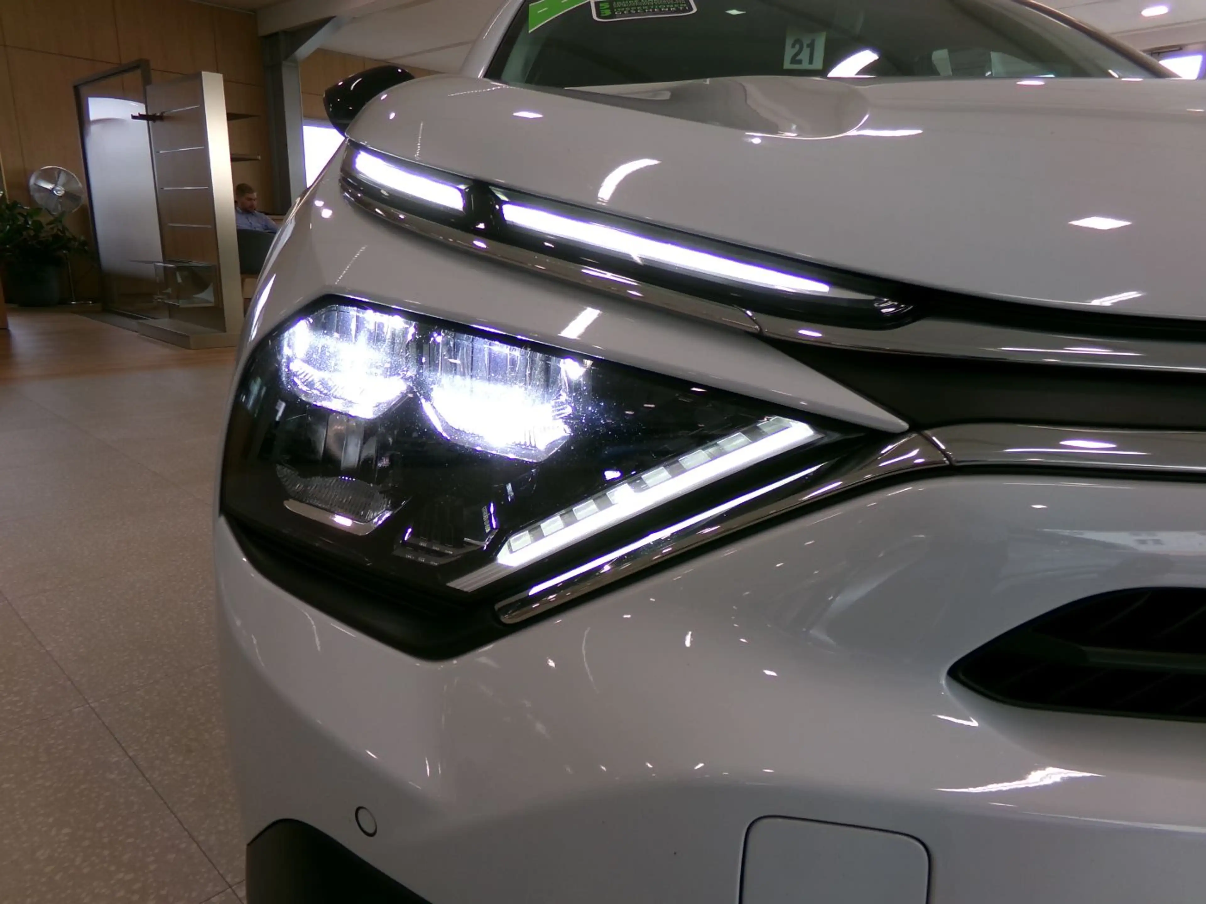 Citroen C4 X 1.2 PureTech130 MAX LED+Navi+SHZ+Winterp.+LM — photo 9