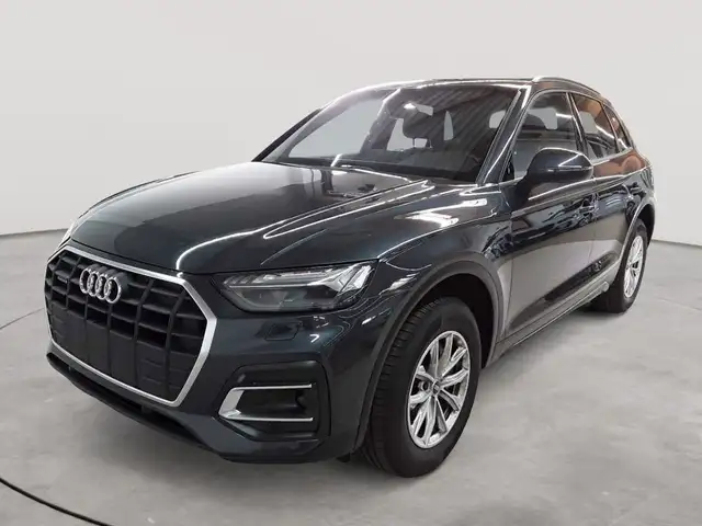 Audi Q5 view 2