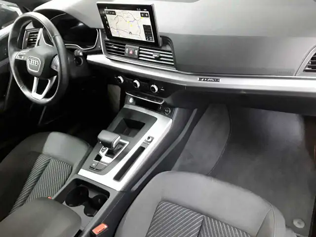 Audi Q5 view 9