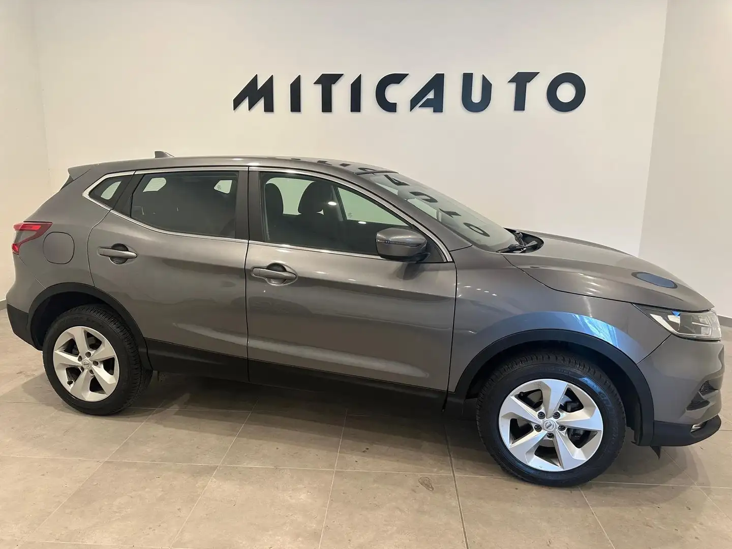 Nissan Qashqai II 1.5 dci Visia 115cv Grigio - 2