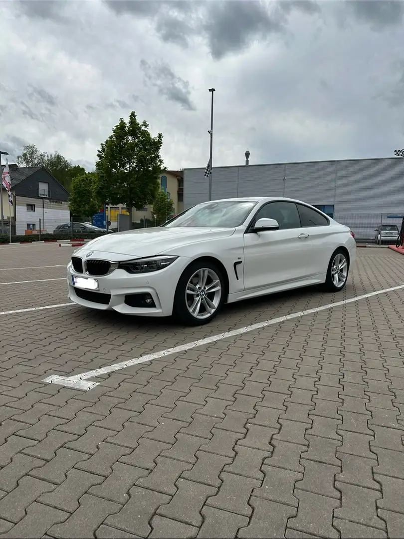 BMW 420 420i Coupe Aut. M Sport Weiß - 1