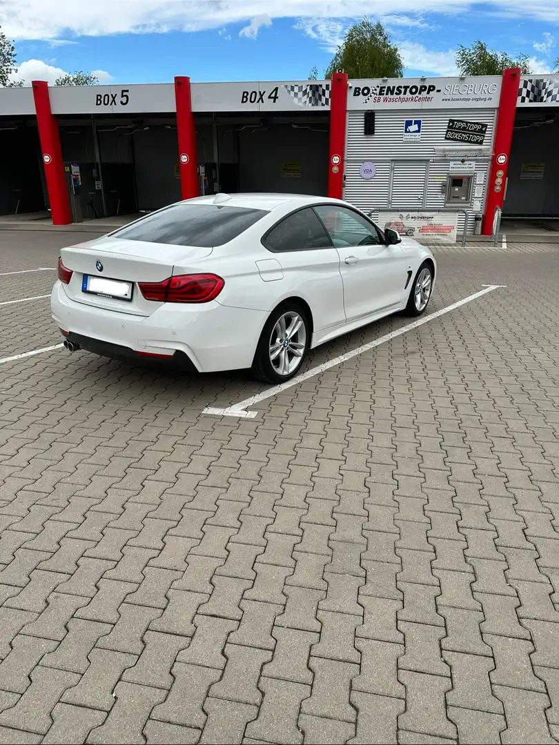 BMW 420 420i Coupe Aut. M Sport Weiß - 2