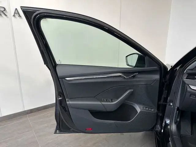 Skoda Octavia view 6