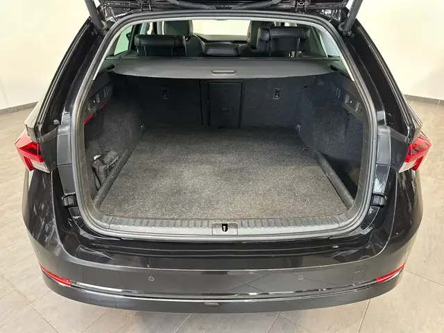 Skoda Octavia view 8
