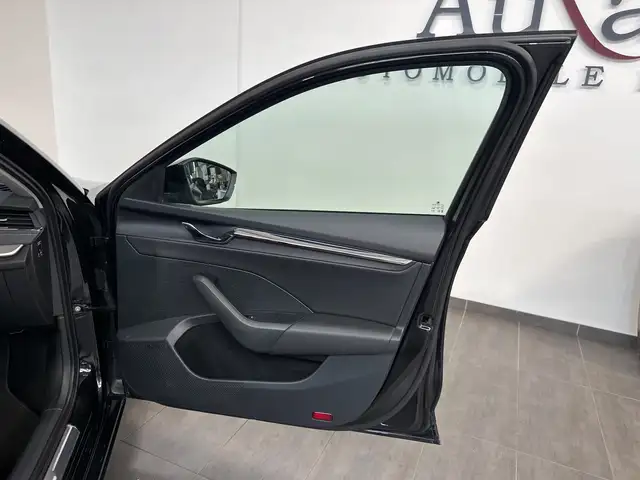 Skoda Octavia view 7