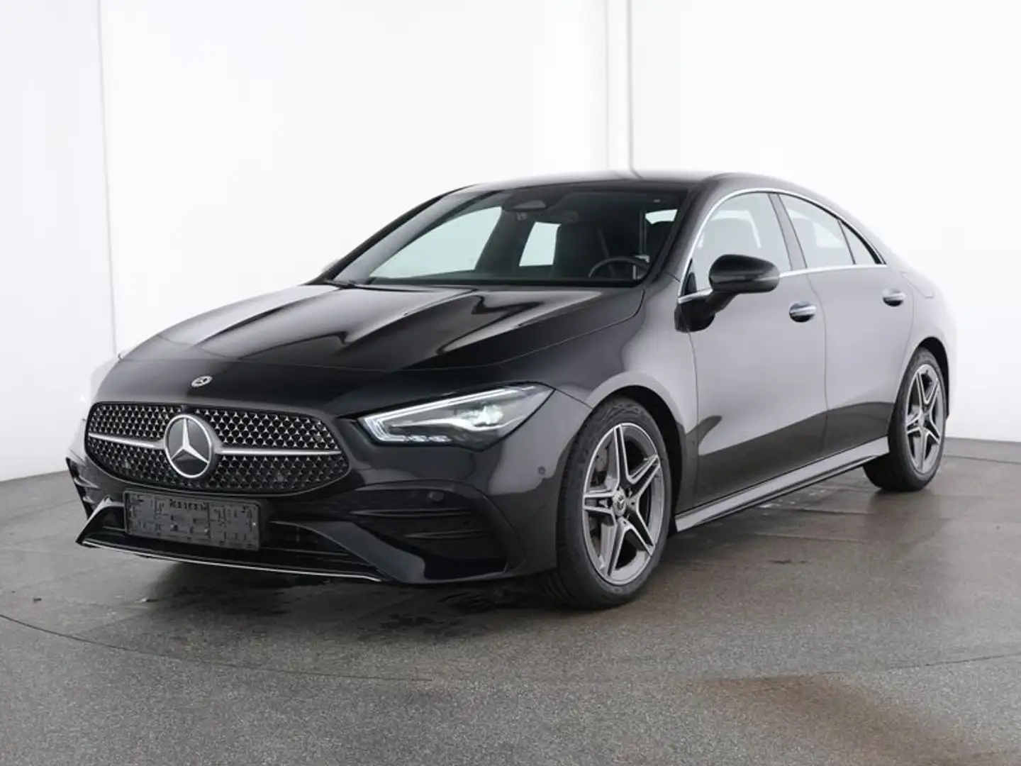 Mercedes-Benz CLA 200 AMG Line AMBIENTE+KAMERA+KEYLESSGO+CARPL Zwart - 1