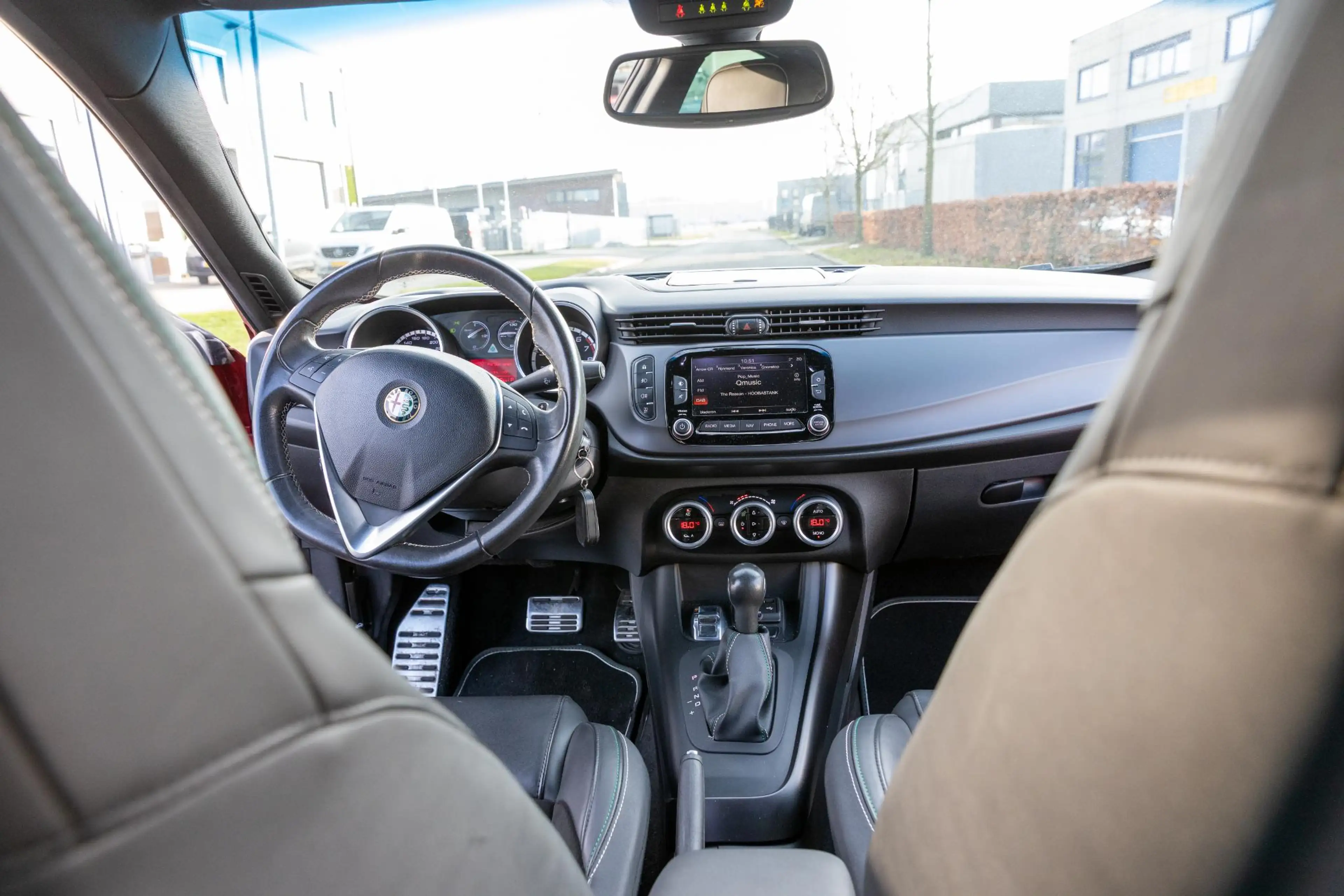 Alfa Romeo Giulietta 1.7 TBi Quadrifoglio Verde — photo 14