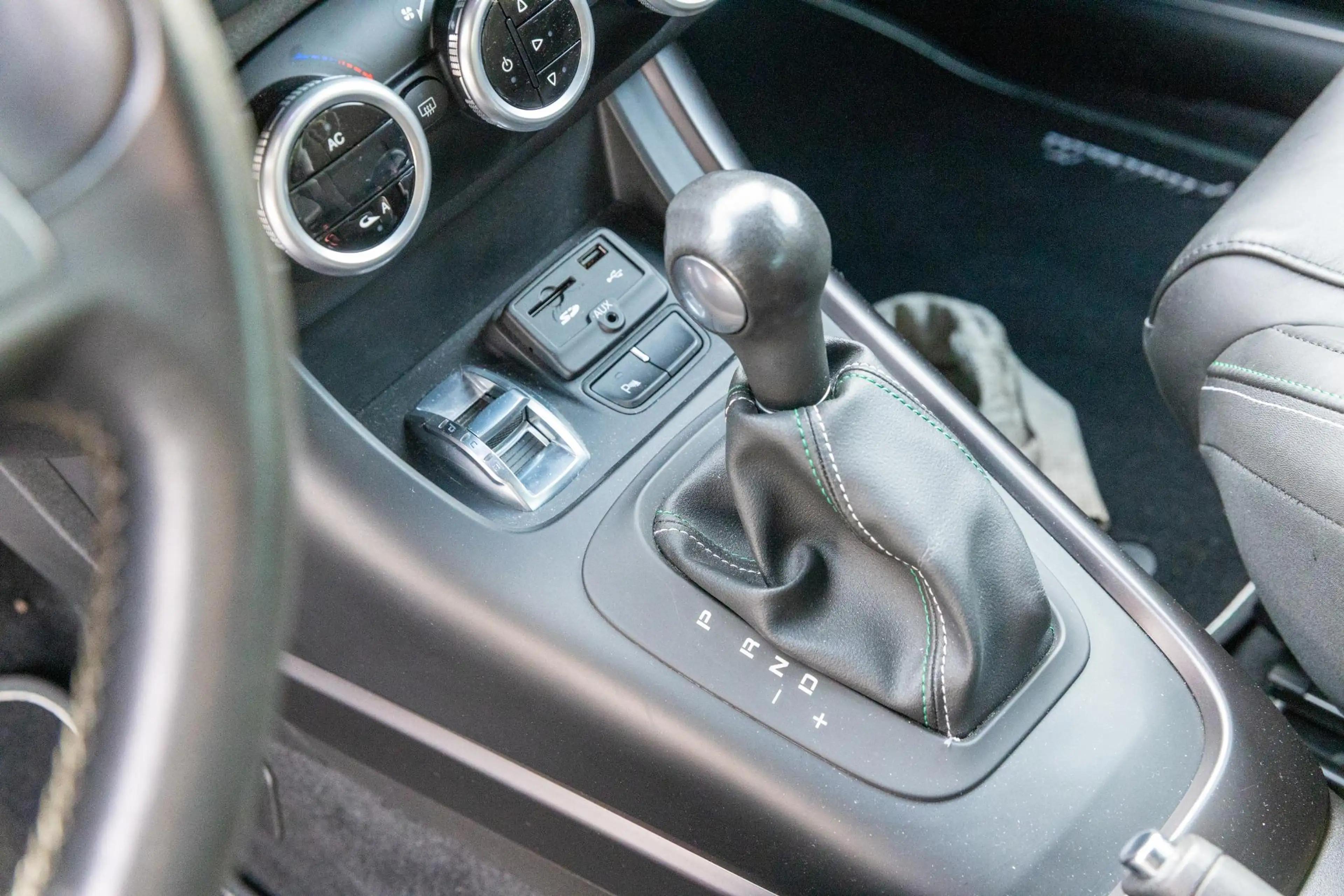 Alfa Romeo Giulietta 1.7 TBi Quadrifoglio Verde — photo 8