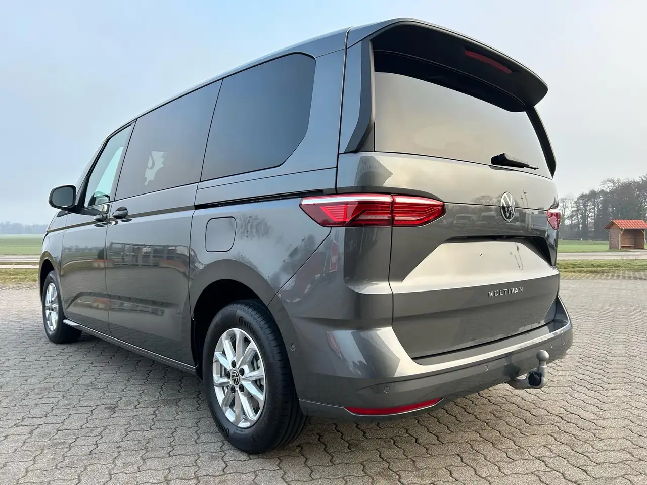Volkswagen T7 Multivan Life 2.0 TDI DSG / Matrix-LED 18