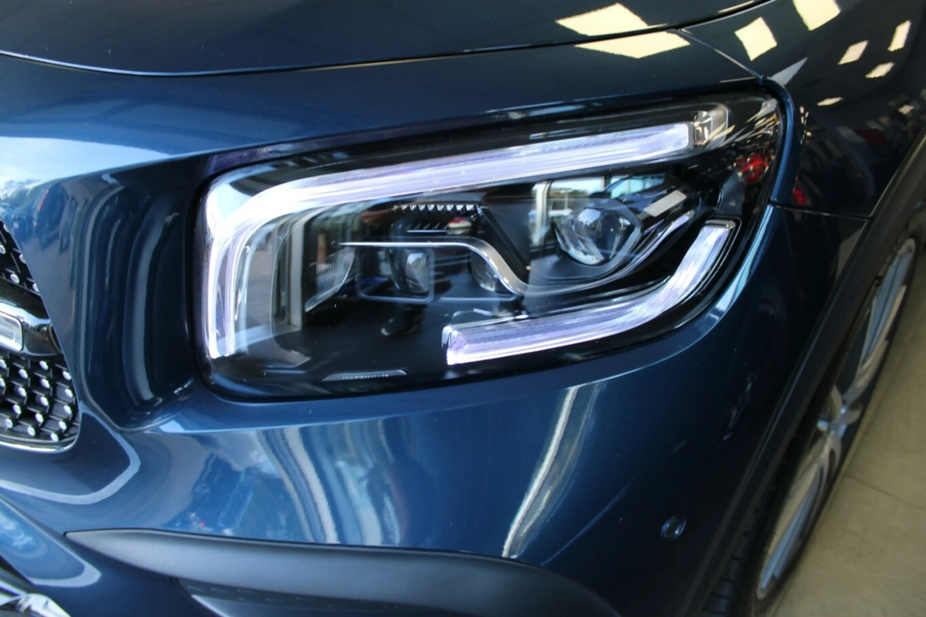 Mercedes-Benz GLB 250 8G-DCT AMG Line — photo 15